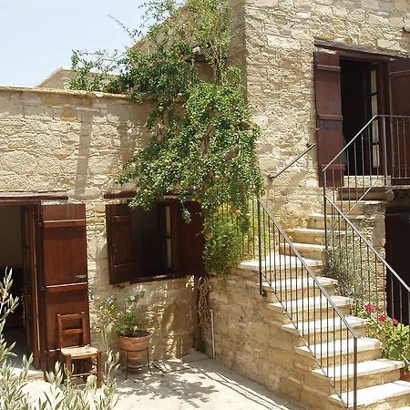Niovi House Tochni