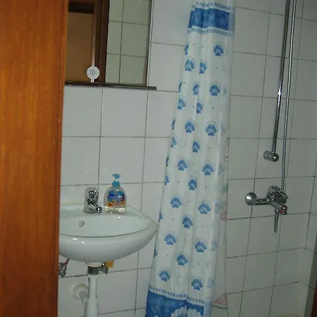 Niovi House Tochni