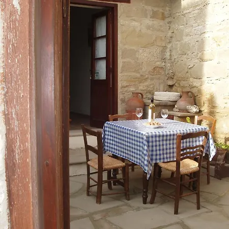 Niovi House Apartment