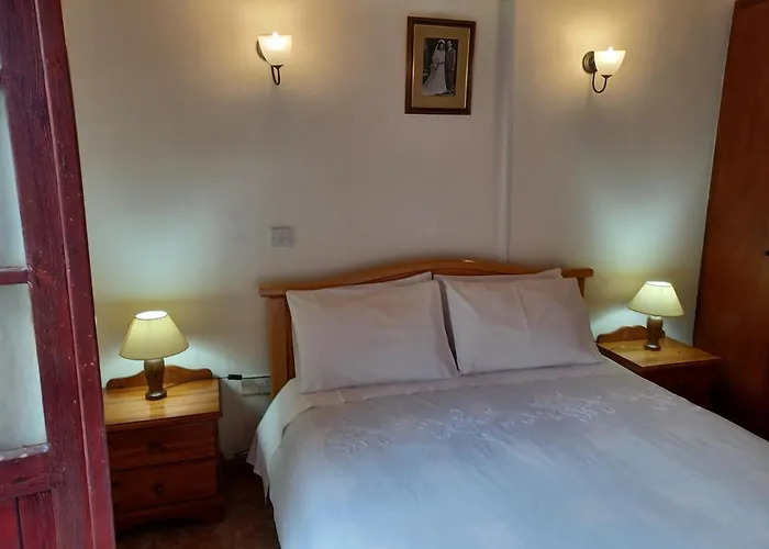 Niovi House דירה