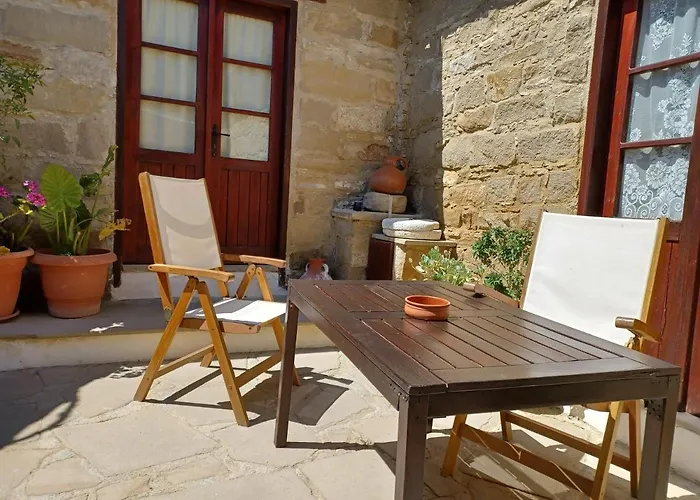 Niovi House דירה טוקהיני