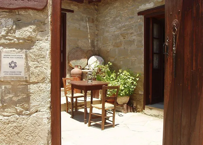 Niovi House * טוקהיני