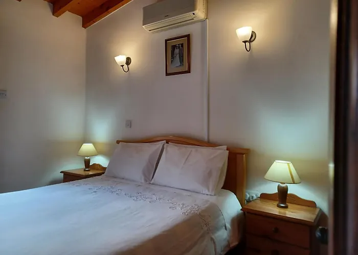 Niovi House טוקהיני