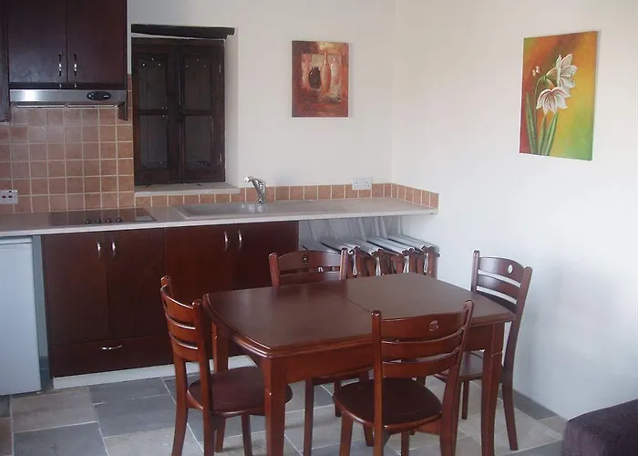 Niovi House טוקהיני