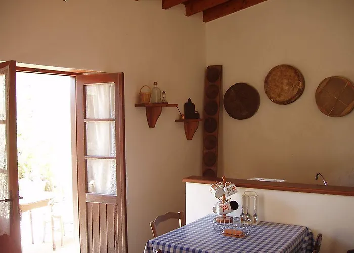 Niovi House טוקהיני