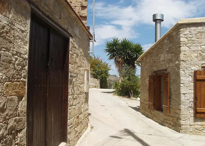 Niovi House דירה