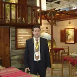 Niovi House Tochni