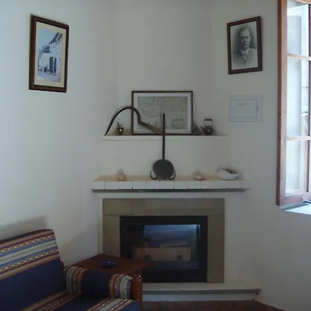 Niovi House Apartment *