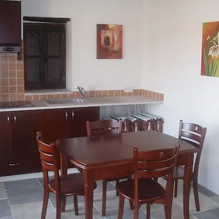 Niovi House Tochni