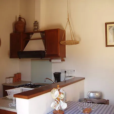 Niovi House Tochni