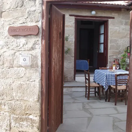 Niovi House Apartment Tochni