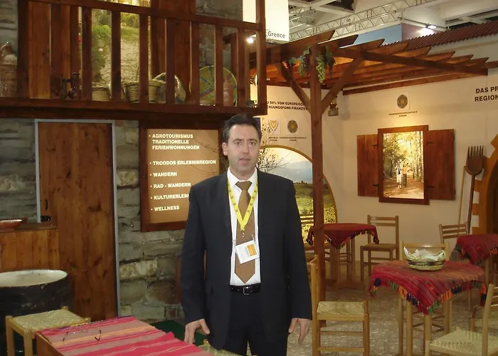 Niovi House Tóhni